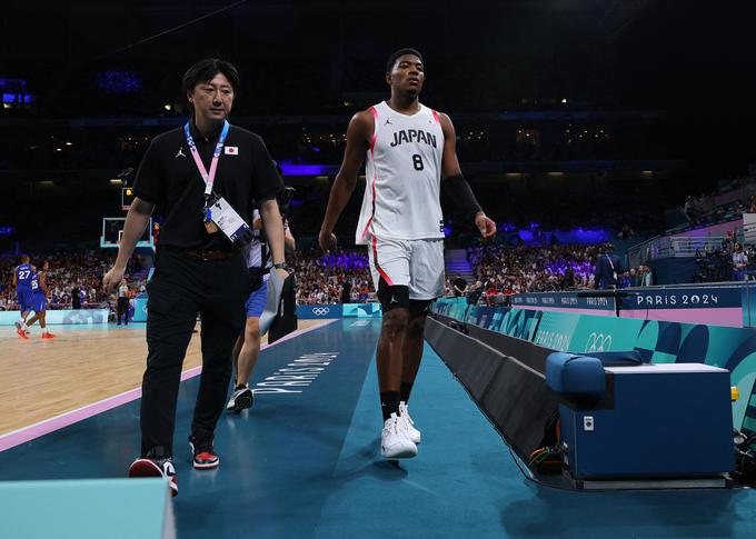 Rui Hachimura je moral sredi tretje četrtine predčasno v slačilnico. | Foto: Reuters