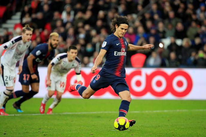 Edinson Cavani | Edinson Cavani je odločil zmagovalca na sobotni tekmi v Parizu, nato pa zaradi poškodbe končal tekmo že po prvem polčasu. | Foto Reuters