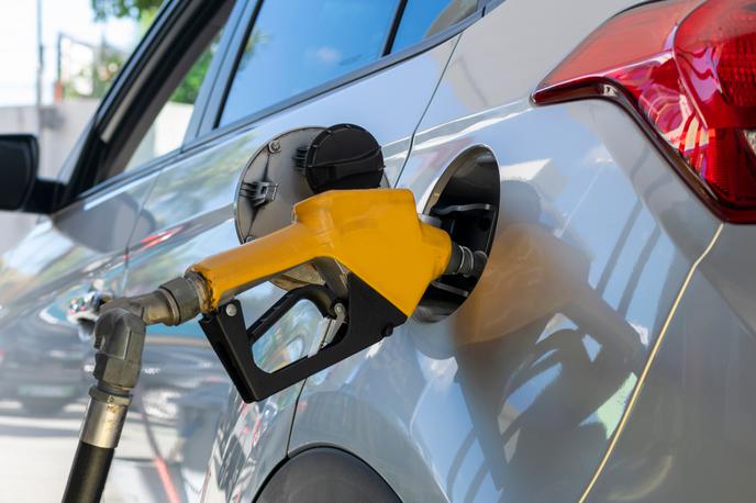 Bencin. Gorivo. Fosilna goriva. Dizel. Bencinski servis. Petrol. OMW. Energetika. | Za liter dizla je trenutno treba odšteti 1,523 evra, liter bencina pa znaša 1,491 evra.  | Foto Shutterstock