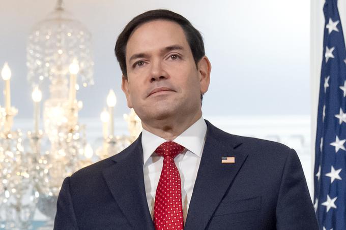 Ameriško stran bo na torkovih pogovorih zastopal ameriški zunanji minister Marco Rubio. Na pogovorih v Riadu bosta sodelovala tudi posebni odposlanec za Bližnji vzhod Steve Witkoff in svetovalec za nacionalno varnost Michael Waltz. Za zdaj še ni znano, kdo bo na pogovorih zastopal Rusijo. | Foto: Guliverimage