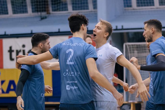 Calcit Volley | Odbojkarji Calcita so doma premagali Črnuče s 3:0. | Foto Klemen Brumec