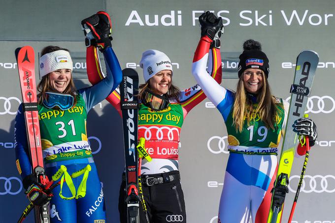 Nemka Viktoria Rebensburg je zmagovalka superveleslaloma za svetovni pokal. Na drugo mesto se je presenetljivo zavihtela Italijanka Nicole Delago, tretje mesto je pripadlo Švicarki Corinne Suter. | Foto: Reuters