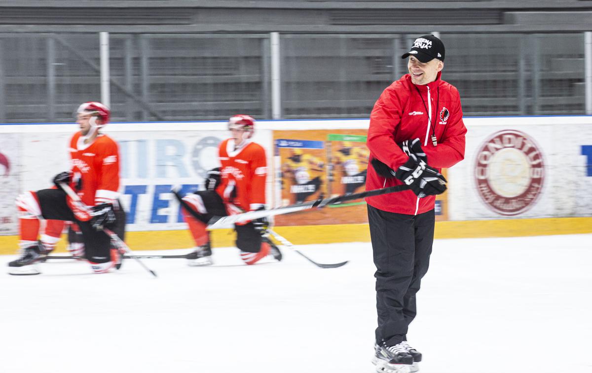 HDD Sij Acroni Jesenice Mitja Šivic | Glavni trener HDD Sij Acroni Jesenice Mitja Šivic je v soboto po desetih dneh na ledu dočakal skoraj celotno ekipo. | Foto Peter Podobnik/Sportida