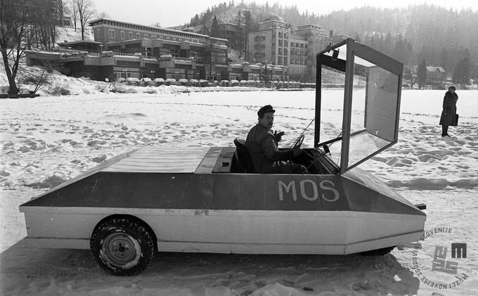 Čistilec ledu leta 1978. (Foto: Miško Kranjec). | Foto: Muzej novejše zgodovine Slovenije