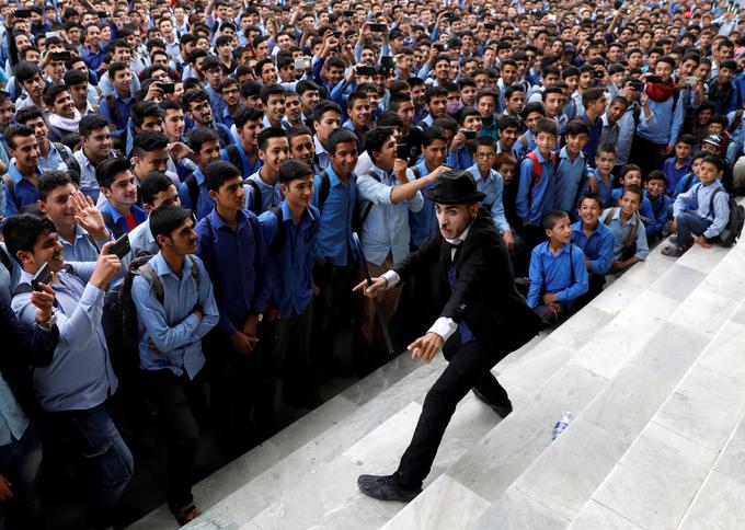 Afganistanski Charlie Chaplin | Foto: Reuters