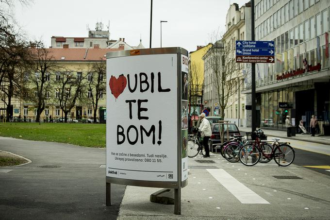 "Žrtvam moramo vsakič znova sporočiti, da jim ni treba trepeti nasilja, splošni javnosti pa, da je njihova proaktivna vloga, podpora žrtvam nasilja, nujna. Ignoranca je sporočilo, da nič ni narobe s tem, kar doživljajo. Da so celo same krive," poudarja Špela Veselič iz Društva SOS telefon za ženske in otroke - žrtve nasilja. Povzročiteljem pa, da ni z njihovim početjem nič narobe in da ni nikogar, ki bi jih ustavil. | Foto: Ana Kovač