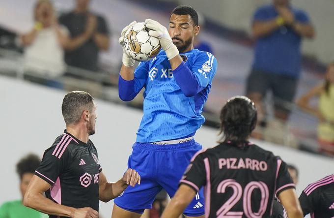 Inter Miami je v četrtek na pokalni tekmi premagal Birmingham Legion z 1:0, v ligi MLS pa mu ne gre najbolje, na vzhodu zaseda zadnje mesto. Ameriški vratar Drake Callender je tako na zadnji tekmi zadržal mrežo nedotaknjeno.
​ | Foto: Reuters