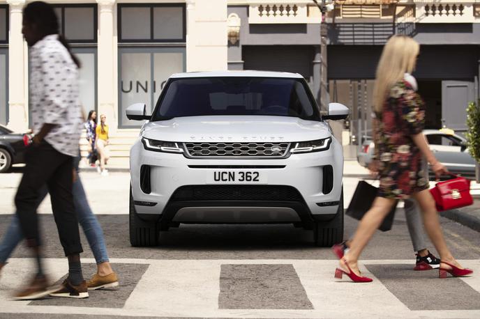 Ranger Rover Evoque | Dimenzijsko je novi evoque podoben predhodniku, ima pa daljšo medosno razdaljo. | Foto Land Rover