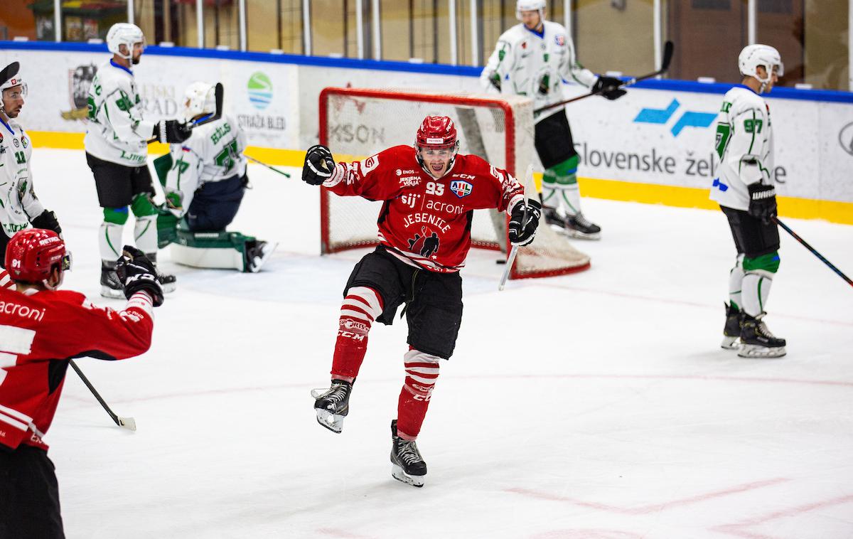 Hdd Jesenice HK Olimpija | Jeseničani in Ljubljančani so se na Bledu pomerili v prvem večnem derbiju sezone. Zmage so se veselili železarji.  | Foto Peter Podobnik/Sportida