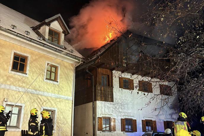 Požar v Tržiču | Z ognjem se je borilo 96 gasilcev, nočno stražo so prevzeli gasilci PGD Lom pod Storžičem. | Foto PGD Tržič