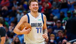 Dončić se je vrnil v zmagovitem slogu, na tekmi postavljen mejnik lige NBA