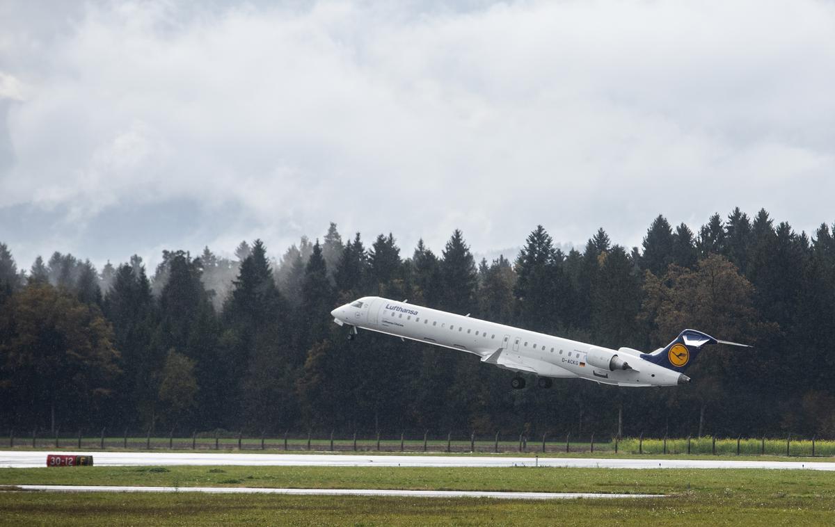 lufthansa | Na Letališče Jožeta Pučnika v Ljubljani sta se vrnila Lufthansa in Wizzair. | Foto STA