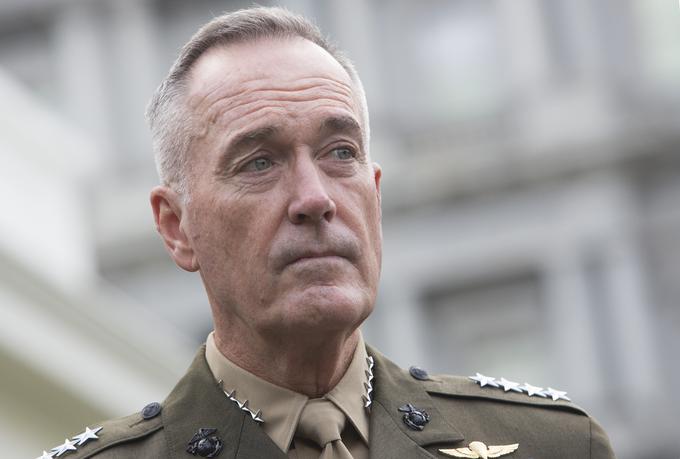 General marincev Joseph F. Dunford Jr. meni, da transseksualcev, ki že služijo, ne bi smeli izganjati iz vojske. | Foto: Guliverimage/Getty Images