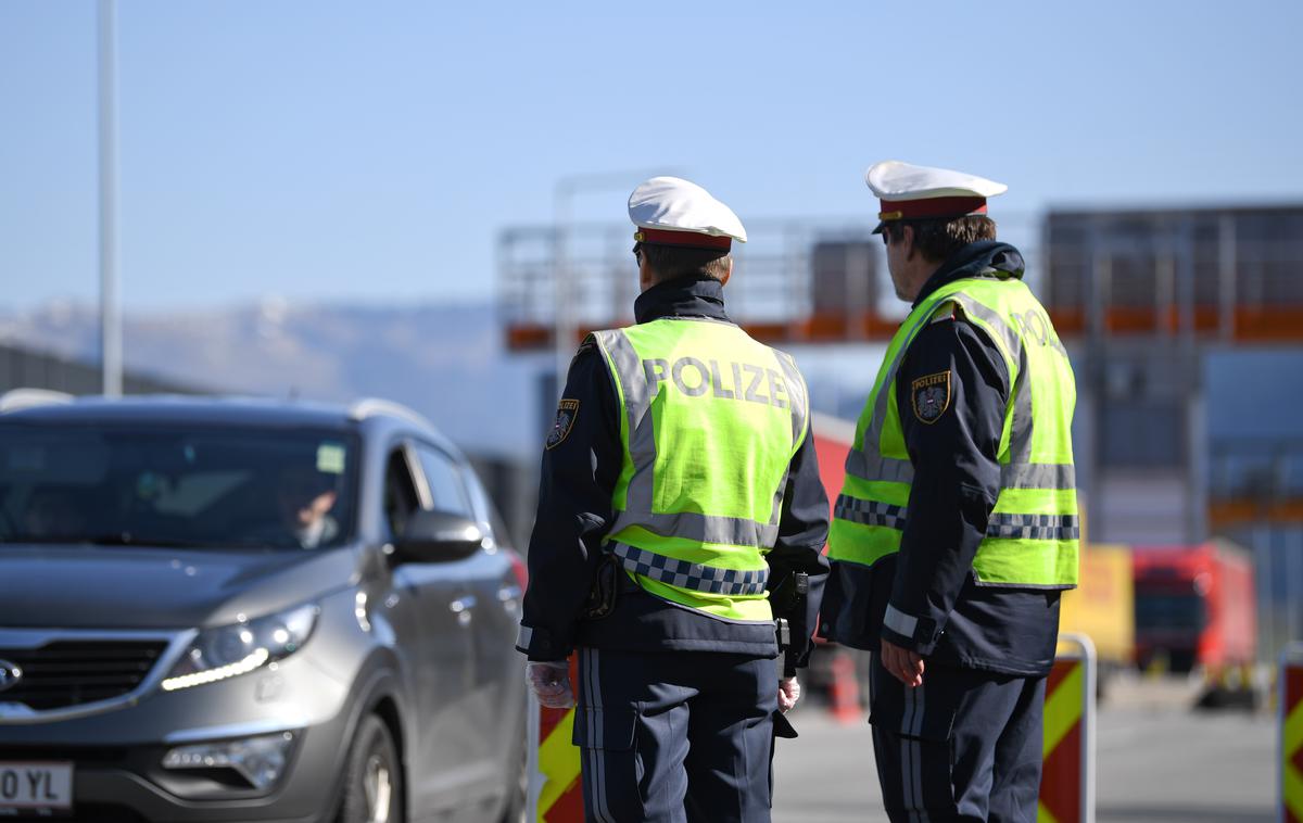 Avstrija meja | Rezultat teh mejnih nadzorov je prijetje več kot 110 tisoč prebežnikov v omenjenem obdobju na avstrijskih in mednarodnih tleh, je še povedal Karner. | Foto Reuters