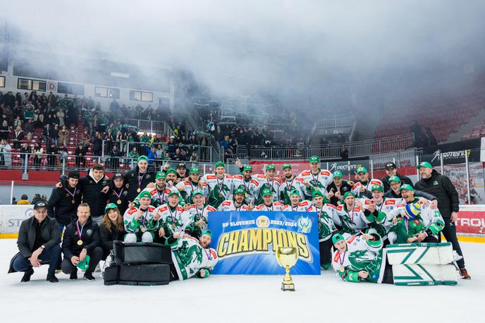 HDD Jesenice : HK Olimpija | Olimpija je na četrti tekmi finala državnega prvenstva z 2:0 premagala Jesenice in ubranila naslov državnega prvaka. | Foto www.alesfevzer.com