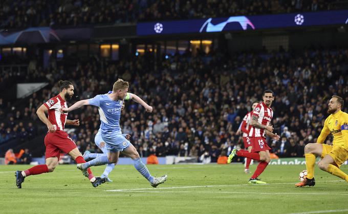 Tako je Kevin De Bruyne v 70. minuti premagal Jana Oblaka. | Foto: Guliverimage/Vladimir Fedorenko