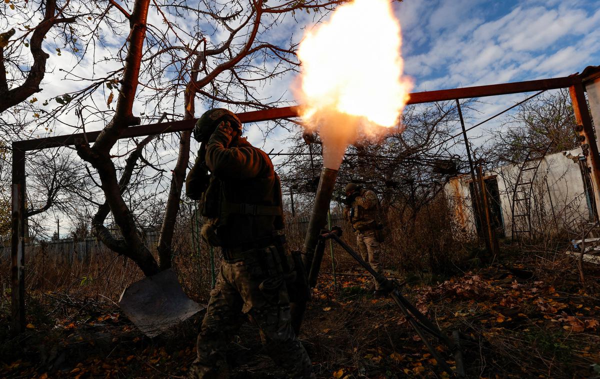 Avdijvka, Ukrajina | Ukrajinska vojska je danes sporočila, da je protizračna obramba prestregla 14 od 15 brezpilotnih letal, ki jih je ponoči izstrelila Rusija. | Foto Reuters