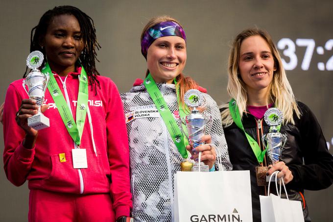 Maruša Mišmaš zmagovalka 10 km Ljubljanski maraton 2017 | Foto: Žiga Zupan/Sportida