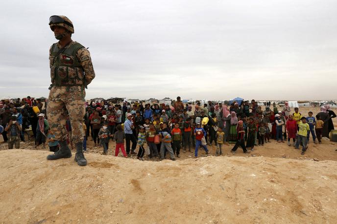 Sirski begunci na meji z Jordanijo | Foto Reuters