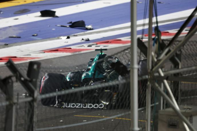 Singapur Lance Stroll Aston Martin |  Lance Stroll je v silovitem trčenju raztreščil svojega aston martina. | Foto Reuters