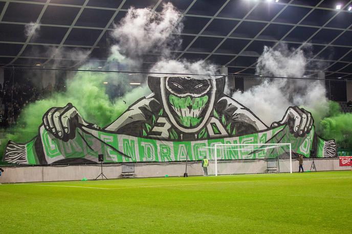 NK Olimpija NK Mura | Navijaška skupina Green Dragons je na dvoboju z Muro, ki se je po dramatičnem sklepnem delu končal z 2:2, praznovala 30-letnico obstoja. | Foto Žiga Zupan/Sportida