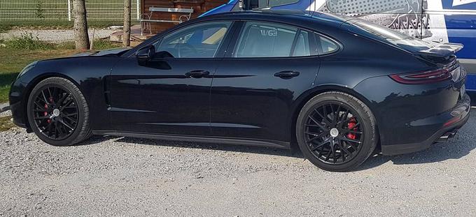 Dončićeva porsche panamera pred prevozom v Španijo | Foto: 