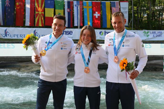 Luka Božič Eva Alina Hočevar Benjamin Savšek | Trojček slovenskih kolajn na domači tekmi svetovnega pokala. | Foto Nina Jelenc