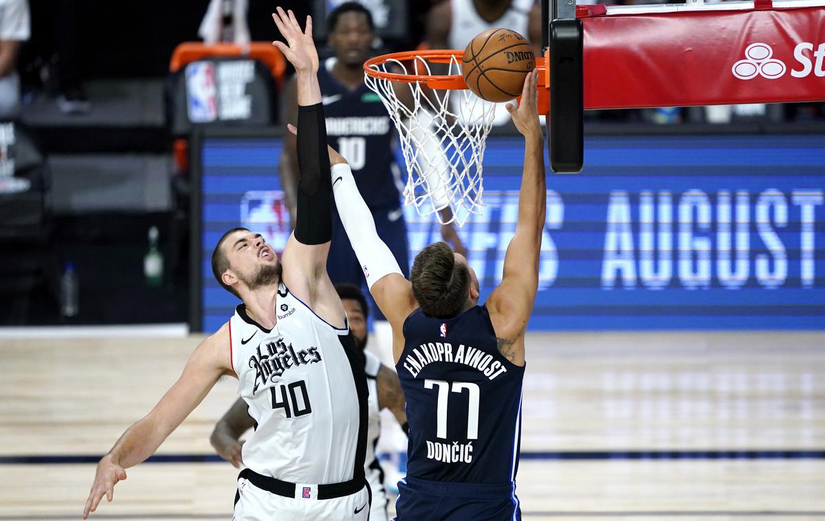 Ivica Zubac in Luka Dončić | Sosedski obračun: Ivica Zubac in Luka Dončić sta zaznamovala obračun Dallasa in La Clippers. | Foto Getty Images