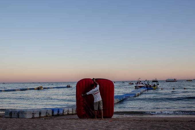 "Osebje preživi zaradi napitnin, ki pa so zaradi sistema 'all inclusive' postale prava redkost." | Foto: 