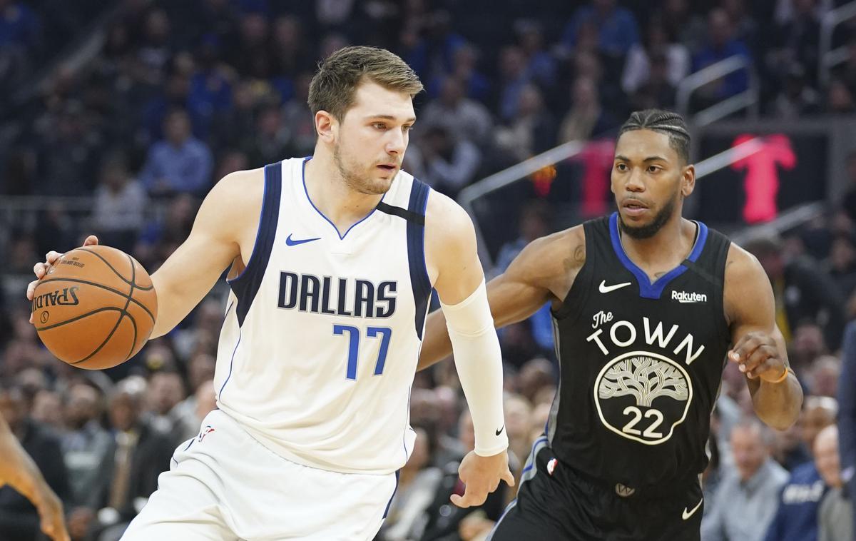 Luka Dončić | Luka Dončić se je veselil nove visoke zmage nad Golden State Warriors, vendar tokrat ni imel takšnega večera kot na obeh prejšnjih obračunih. | Foto Reuters