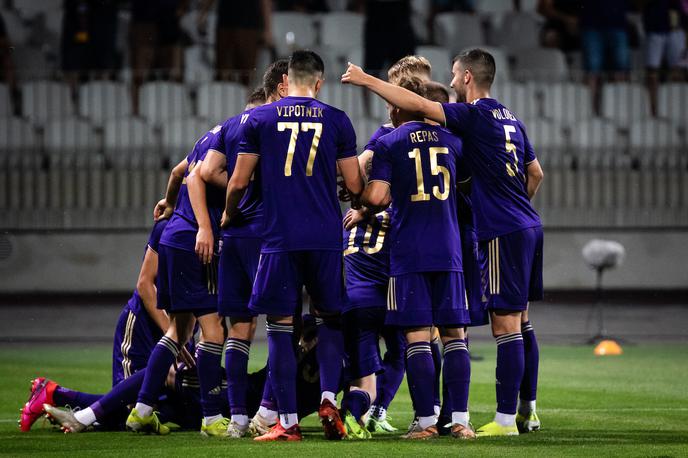 NK Maribor Urartu | Mariborčani so po zaostanku z 0:2 priredili preobrat in zmagali s 3:2. | Foto Blaž Weindorfer/Sportida