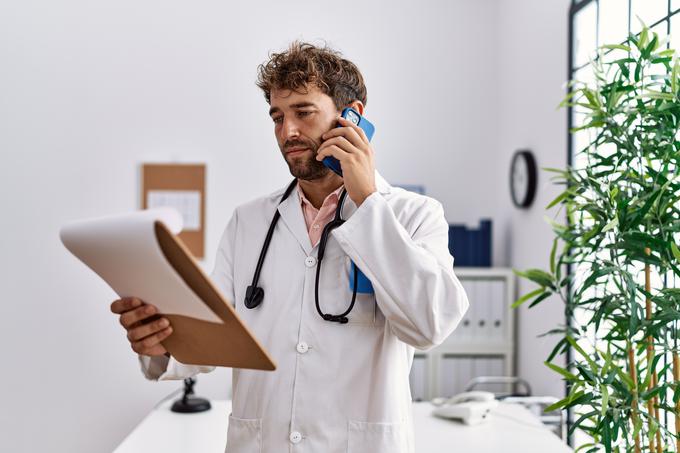 online doktor, halo doktor, zdravnik | Foto: Shutterstock