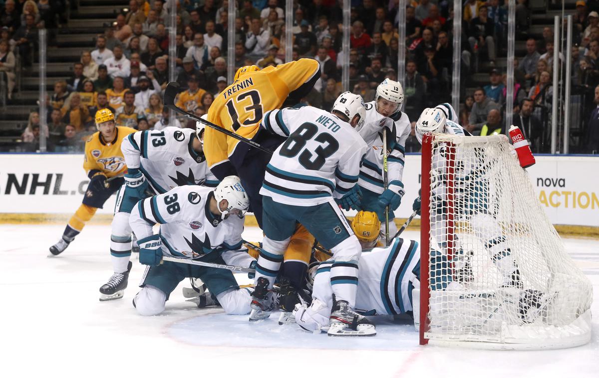 Liga NHL, Praga, Nashville Predators - San Jose Sharks | V praški areni O2 sta se še drugič v dveh dneh pomerili moštvi lige NHL Nashville Predators in San Jose Sharks. | Foto Reuters