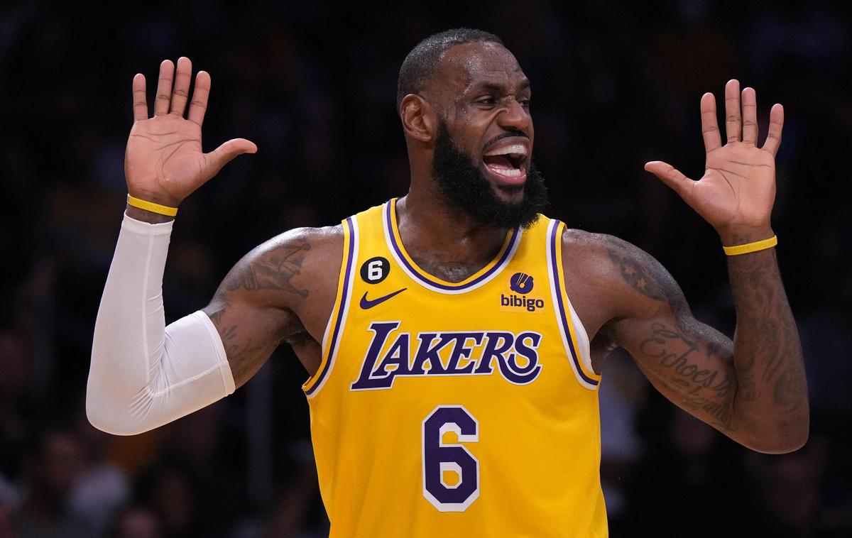 LeBron James | LeBron James igra v ligi NBA kot mladenič. V tej sezoni dosega na tekmo 30,2 točke, 8,5 skoka in 6,9 asistence. | Foto Reuters