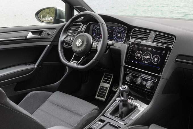 Digitalni merilniki z dodanim športnim vmesnikom Sport HMI – tlak polnjenja, g-meter obremenitve v zavojih, pospeških in pojemkih … | Foto: Volkswagen