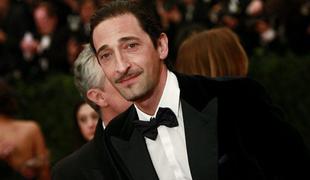 Adrien Brody bo avtor otroške klasike Veter v vrbah