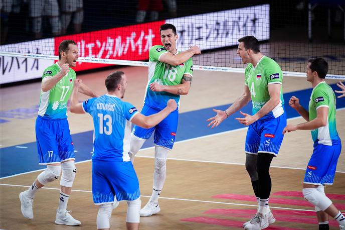 slovenska odbojkarska reprezentanca : Bolgarija | Slovenski odbojkarji so za slovo od Fukuoke s 3:0 odpravili Bolgare in z eno nogo vstopili med olimpijske udeležence. | Foto VolleyballWorld