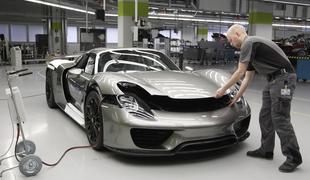 Porsche 918 spyder – naredi ga 200 skrbno izurjenih rok