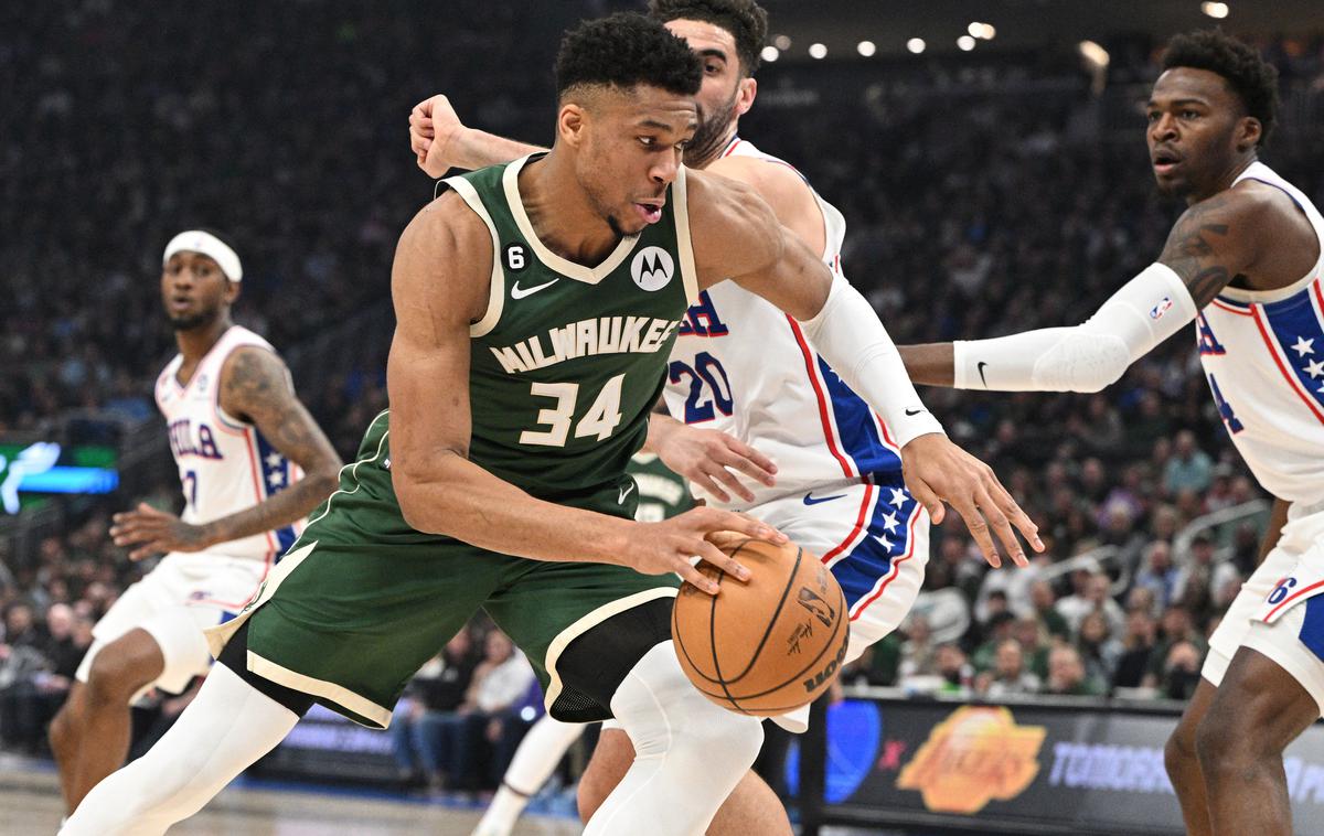 Antetokounmpo | Giannis Antetokounmpo, ki bo po novem sodeloval tudi z Goranom Dragićem, je prvič po 21. januarju izgubil dvoboj lige NBA.. | Foto Reuters