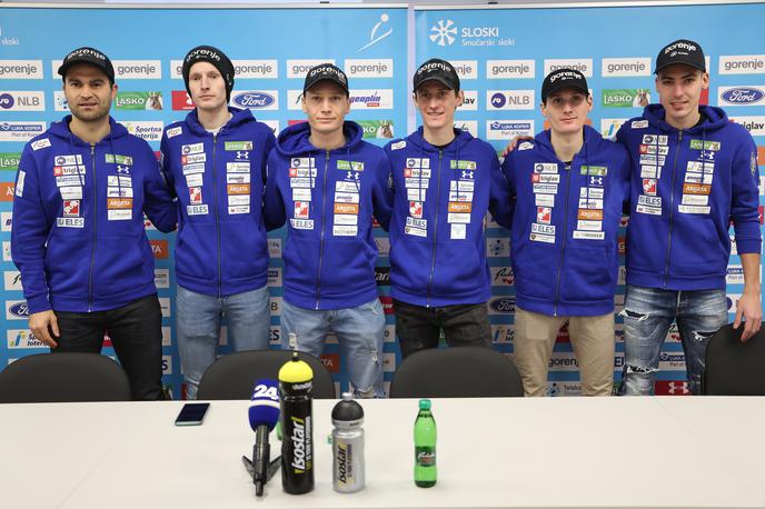 Slovenska skakalna reprezentanca | Robert Hrgota, Lovro Kos, Anže Lanišek, Peter Prevc, Domen Prevc, Timi Zajc | Foto www.alesfevzer.com