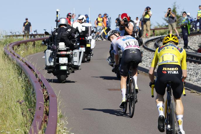 Tadej Pogačar Jonas Vingegaard TDF 2023 | "Prvi teden Toura je bil fantastičen, ne pomnim, da bi bil bil kdaj Tour tako zanimiv že od začetka," pravi Tomaž Poljanec, generalni direktor ekipe Ljubljana Gusto Santic. | Foto Guliverimage