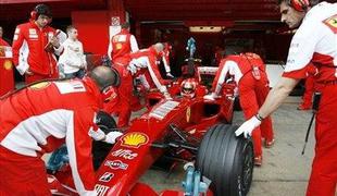 Schumacher spet za volanom Ferrarija