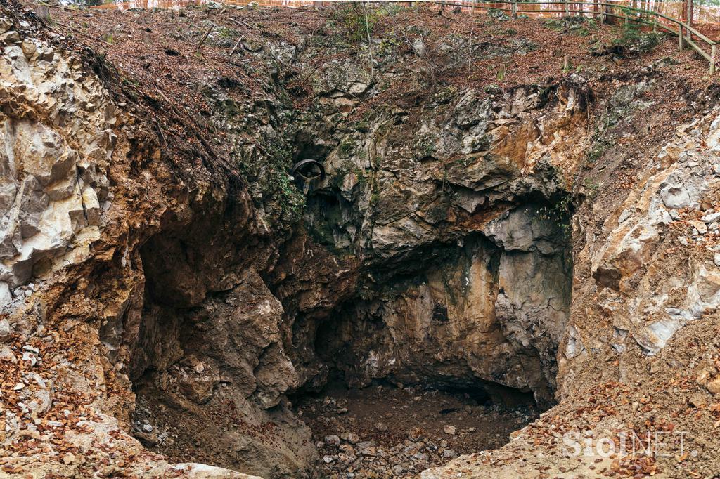 morišče pod Macesnovo Gorico