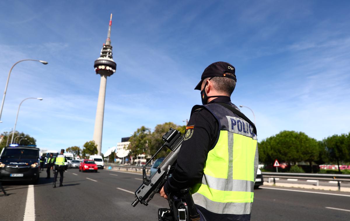 Razmere v Madridu | Za že skoraj pet milijonov ljudi v Madridu in devetih okoliških mestih veljajo strogi omejitveni ukrepi, ki spominjajo na karanteno. | Foto Reuters