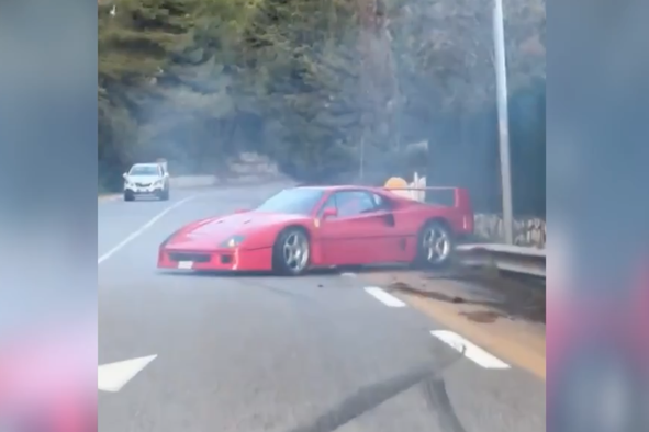 Poglejte si posnetek, neverjetno – v nekaj dneh že drugi razbiti ferrari F40 #video