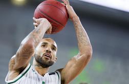 Olimpija zavrnila ponudbi, Zack Wright ostaja zmaj