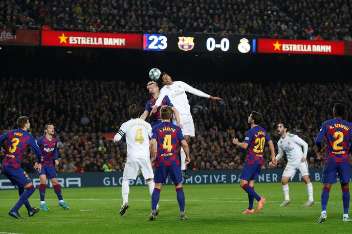 Barcelona Real Madrid | V Španiji sta na lestvici najviđje uvrščena Barcelona in madridski Real. | Foto Reuters