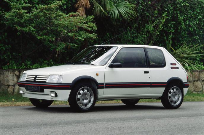 Peugeot 205 GTI | Peugeot 205 je bil eden ključnih avtomobilov evropske motorizacije v osemdesetih letih. Peugeot ga je izdeloval od leta 1983 do leta 1999. Prava ikona je postal tudi zaradi svoje športne različice GTI in številnih uspehov v reliju, še posebej v času skupine B.  | Foto Peugeot