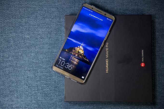 Ena izmed novosti Mate 10 Pro, ki smo jo do zdaj pogrešali pri Huaweievih mobilnih napravah, je odpornost proti vodi in prahu po standardu IP67. Mate 10 Pro se s tem lahko pohvali. | Foto: Ana Kovač