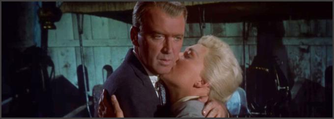 Psihološki triler Alfreda Hitchcocka o detektivu iz San Francisca (James Stewart), ki ga znanec s fakultete najame, da sledi njegovi ženi (Kim Novak), s katero postane nevarno obseden. V anketi kritikov, ki so jo leta 2012 izvedli pri reviji Sight & Sound, je bila Vrtoglavica imenovana za najboljši film vseh časov. • V torek, 13. 8., ob 6.50 na TV 1000.*

 | Foto: 